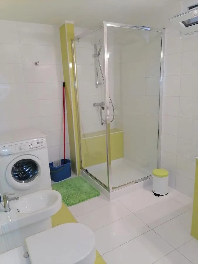 Apartment Ena Kukuljanovo